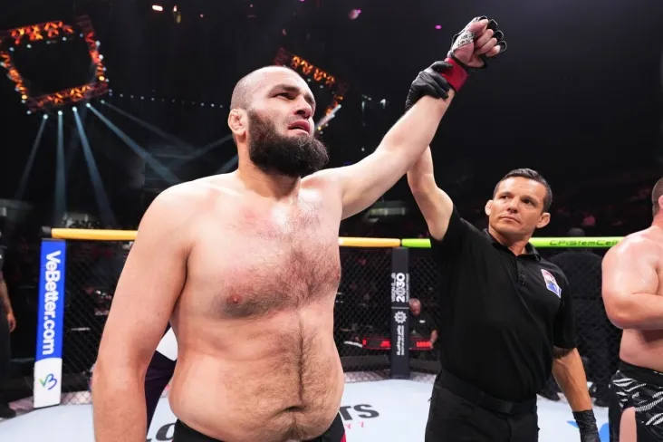 Shamil Gaziev 2-may kuni Pertda bo'lib o'tgan UFC jangidan oldin og'irligi 140 kg ekanligini aytdi