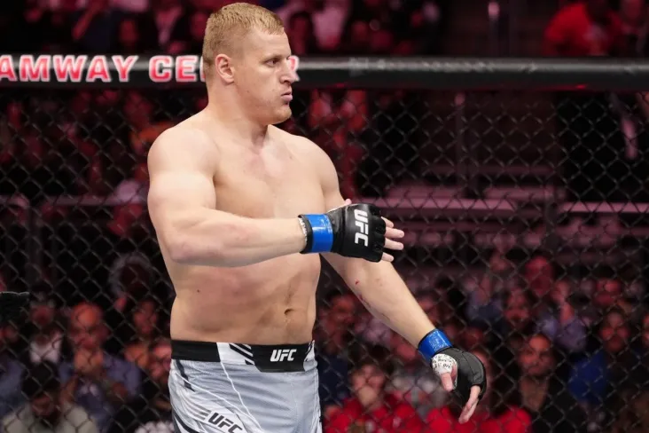 "Aleksandr qochib ketdi". Pavlovichning murabbiyi Volkov bilan revansh tashkil etish tarafdori bo'ldi