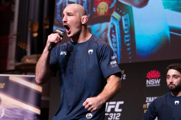 "Men to'pponchani olib, otib tashlayman." Striklend-Chimaev jamoasi bilan yuzaga kelishi mumkin bo'lgan mojaro haqida