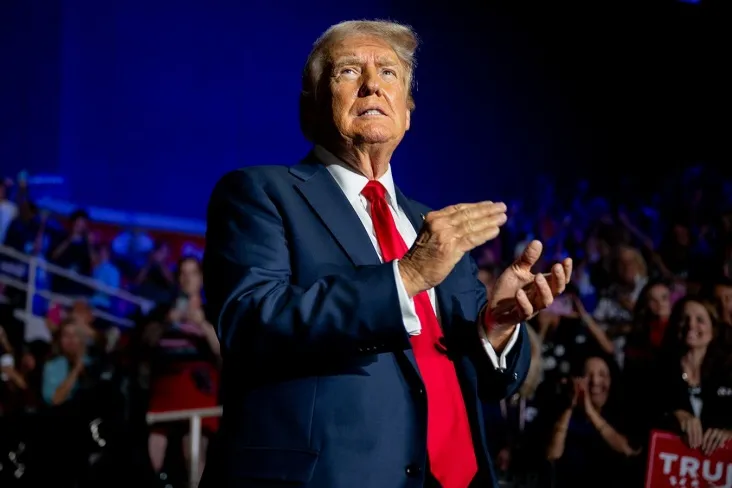 Trump oq uyni UFC musobaqasiga tayyorlash boshlanganda javob berdi