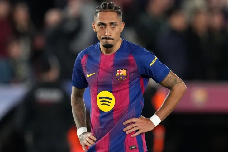 Rafinya "Barselona" rahbariyatiga uning kelajagi haqida shubhalar haqida xabar berdi — Sport.es