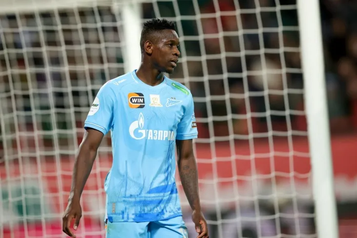 Zenit o'yinchisi Duran Vinisius va Luis Enrike o'rtasida tanlov qildi