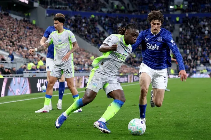 "Manchester Siti "APLning 35-tur o'yinida" Everton " dan mag'lubiyatdan qochib qutuldi