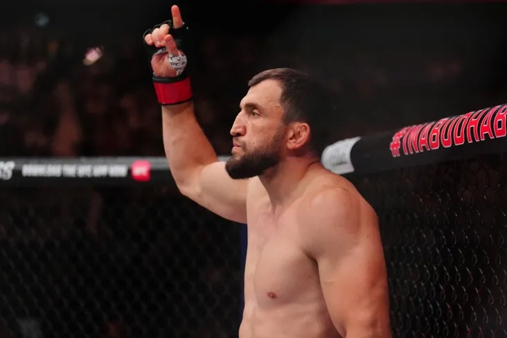 Muslim Solihov tirsagida operatsiya qilinganligi sababli Makaoda bo'lib o'tgan UFC turniridan chiqib ketdi