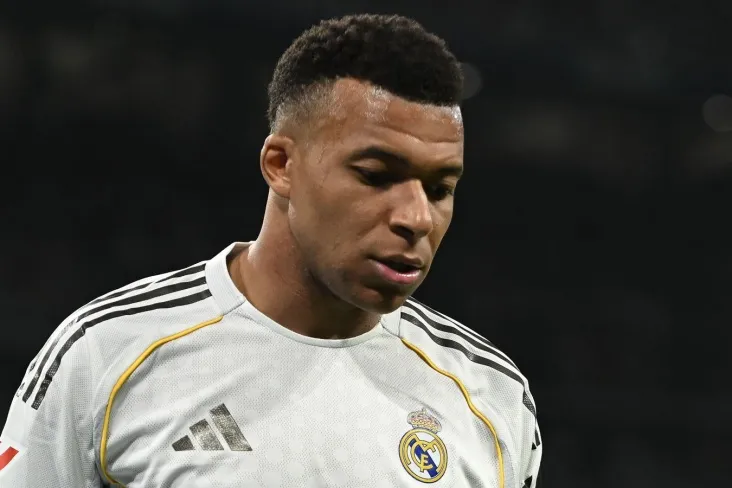 Mbappe "Real" bazasidan chiqib kulib yubordi. Tchuameni va Valverde kiyinish xonasida janjal qilishdi