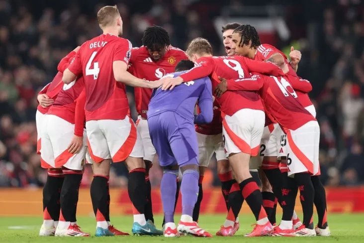 "Sanderlend "" Manchester Yunayted " ning ketma-ket uchta g'alabali seriyasini to'xtatdi