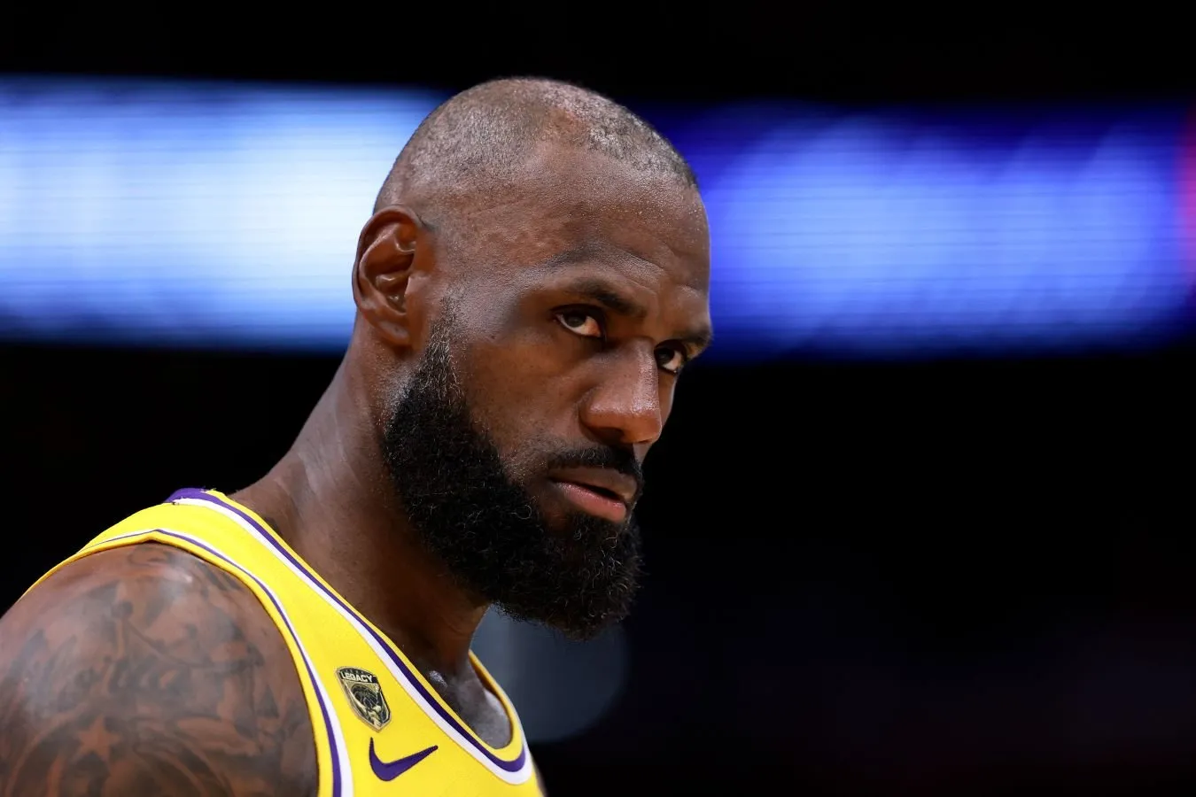 Lakers NBA playoffs qoldirgan, va Minnesota bir qadam uzoqda politsiya dan Klaster mahrum bo'ladi. Ertalab asosiy narsa