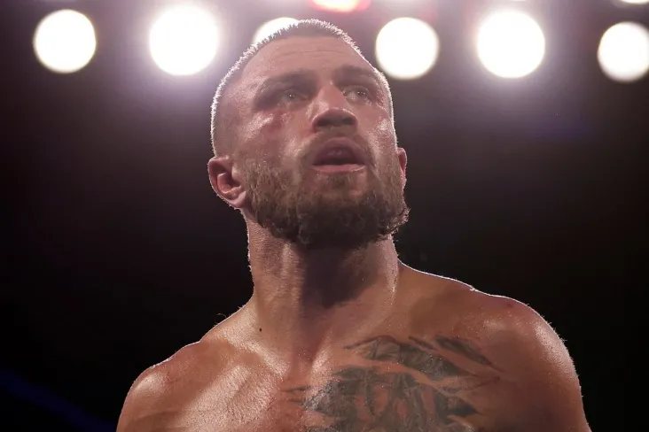 Vasil Lomachenko karerasini davom ettirish uchun-uzuk