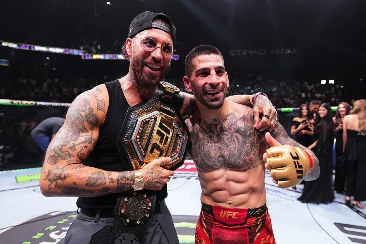 Mag'lubiyatsiz UFC chempioni Serxio Ramosni "Sevilya"futbol klubini sotib olgani bilan tabrikladi