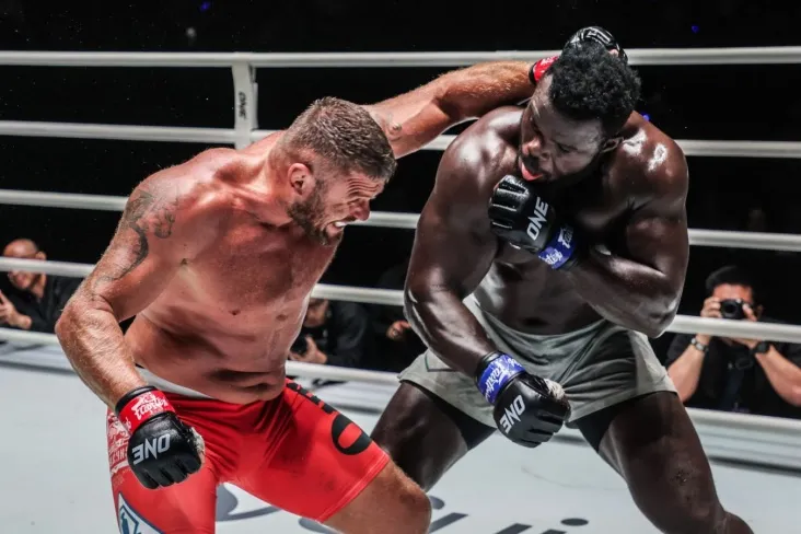Anatoliy Malyxin to'rtinchi raundda Umar Keynni One Friday Fights 154da nokaut qildi
