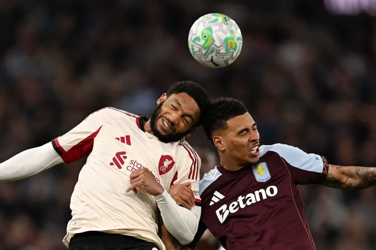 Uotkinsning dubli "Aston Villa" ga "Liverpul" ni 37-tur o'yinida mag'lub etishga yordam berdi