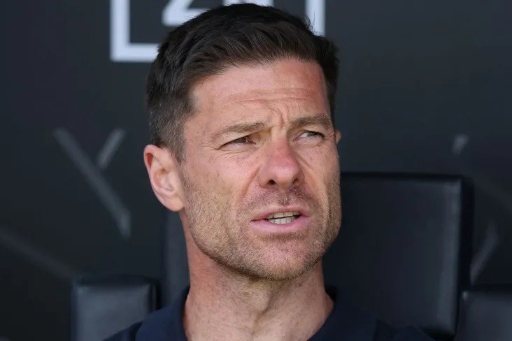 Xabi Alonso "Chelsi" da avvalgilariga qaraganda ko'proq vakolatlarga ega bo'ladi — Fabris Xokins