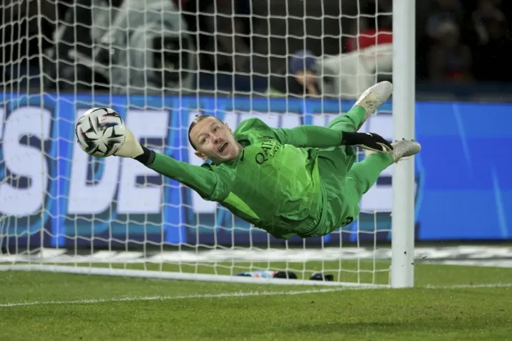 Matvey Safonov 2025/2026 yilgi mavsumda PSJ uchun o'yinlar soni bo'yicha Chevalierga tenglashdi.
