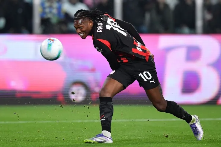 Manchester Yunayted Milan — Konur hujumchisi uchun taklif tayyorlamoqda