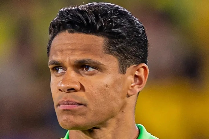 Braziliya terma jamoasi himoyachisi Duglas Santos 2026 yilgi jahon chempionatidan umidlari bilan o'rtoqlashdi