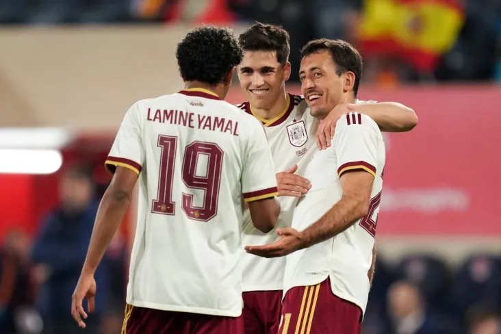 De La Fuente Morata va Karvaxal yo'qligida 2026 yilgi jahon chempionatida Ispaniya sardorlari haqida gapirdi