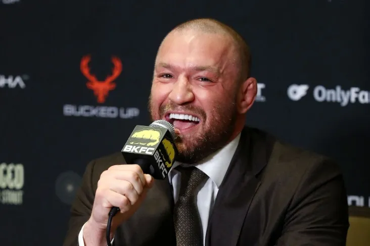 "Keyingi yozda Jeyk Pol bilan jang qiladi." Makgregor UFCNI tark etganda mutaxassis javob berdi