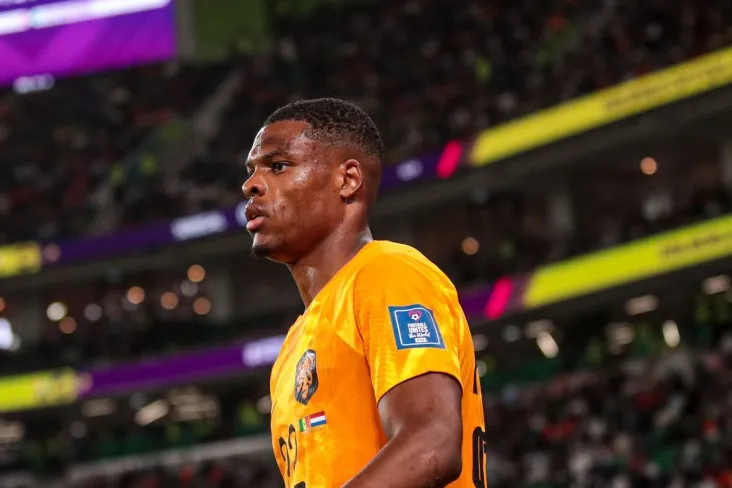 Denzel Dumfris Gollandiyaning Qatarda bo'lib o'tgan jahon chempionatidan ketishini esladi
