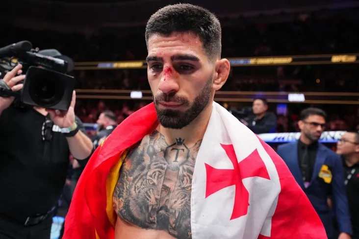 "Tashqariga chiqmaslik haqida o'yladim." Ilyos Topuriya MMA-dagi birinchi jangni esladi