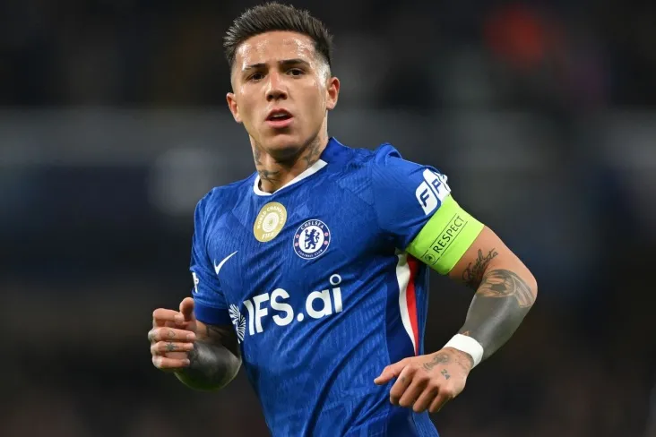 "Arsenal" Enzo Fernandesni qiziqtiradi, ammo ustuvorlik Tonalini sotib olishdir-Caught ofside