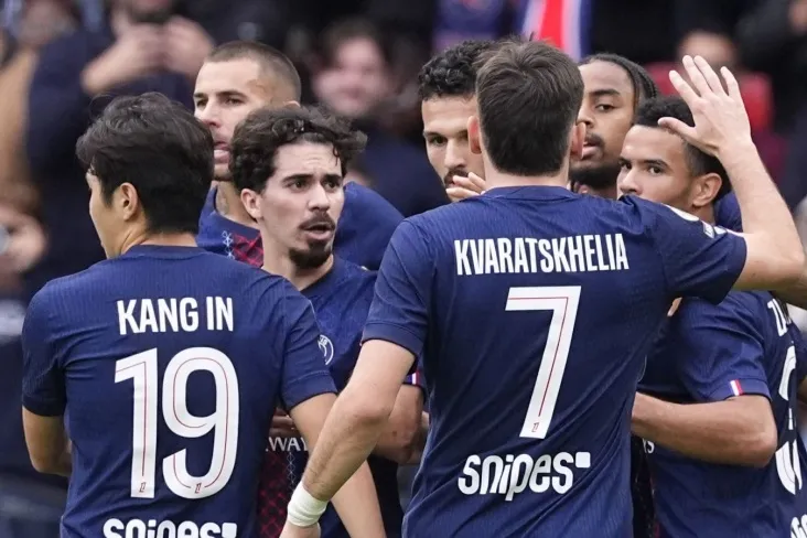 Video: Eyfel minorasi Chempionlar Ligasi finali oldidan "PSJ" ranglarida yoritilgan