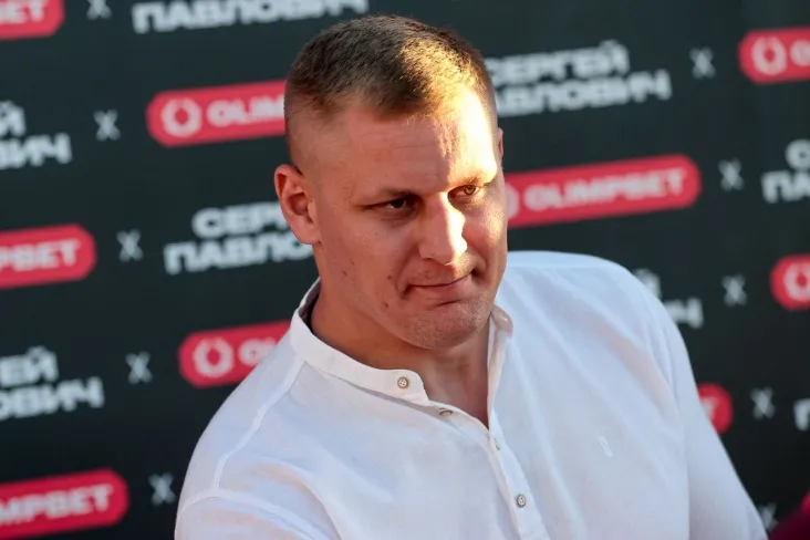 Sergey Pavlovich Xitoyda tezkor g'alabadan so'ng UFC og'ir vazn toifasidagi jangchilarga xabar qoldirdi