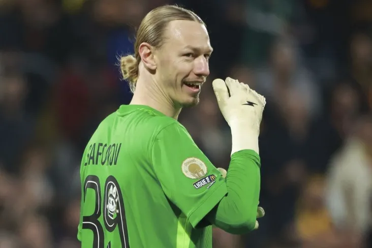 Naguchev LCH finalida penaltilar seriyasidan oldin Safonovga murojaat qildi