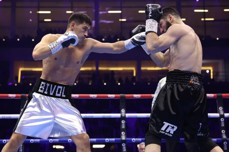 Dmitriy Bivol Ekaterinburgda Artur Beterbiyev bilan uchinchi jang o'tkazish g'oyasini qo'llab-quvvatladi