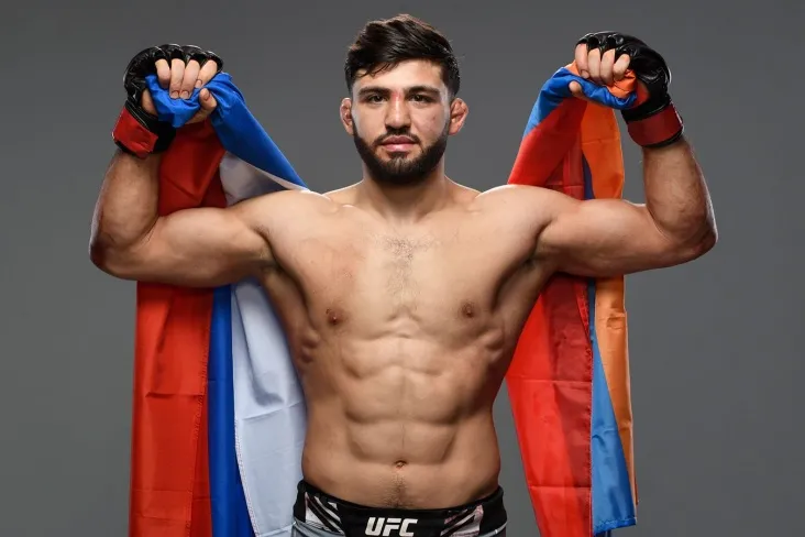 Arman Tsarukyan raf 09 kurash musobaqasida Kilon Mugzy Jimisonni mag'lub etdi
