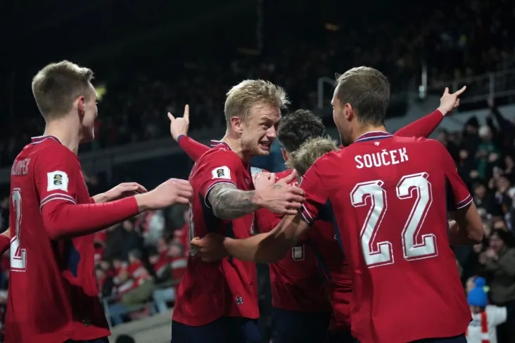 Futbol bo'yicha o'rtoqlik uchrashuvining to'g'ridan-to'g'ri video translyatsiyasining boshlanishi Chexiya-Kosovo