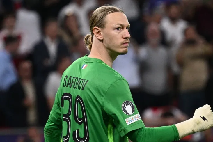 Safonov LCHda g'alaba qozonganidan so'ng PSJ chempionlik paradidan birinchi shaxs videosini joylashtirdi
