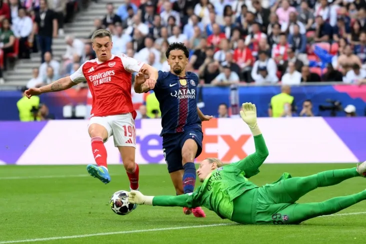 Smolov Chempionlar Ligasi finalida g'alaba qozonganidan so'ng "PSJ" darvozaboni Safonov lavozimiga munosabat bildirdi