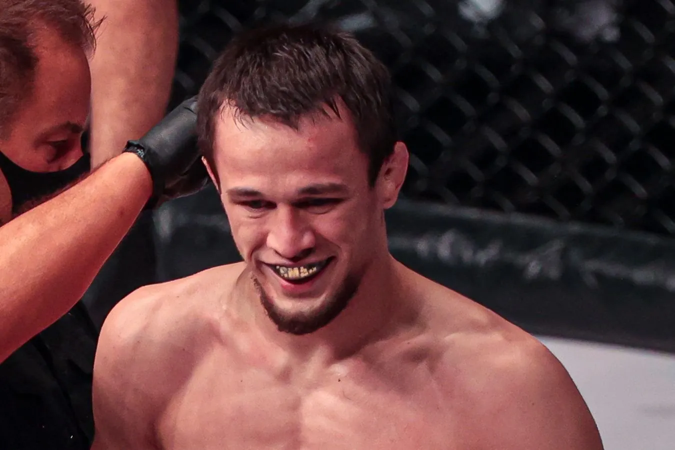 Usmon Nurmagomedov shartnoma bo'yicha PFLda bitta jang qolganini tasdiqladi