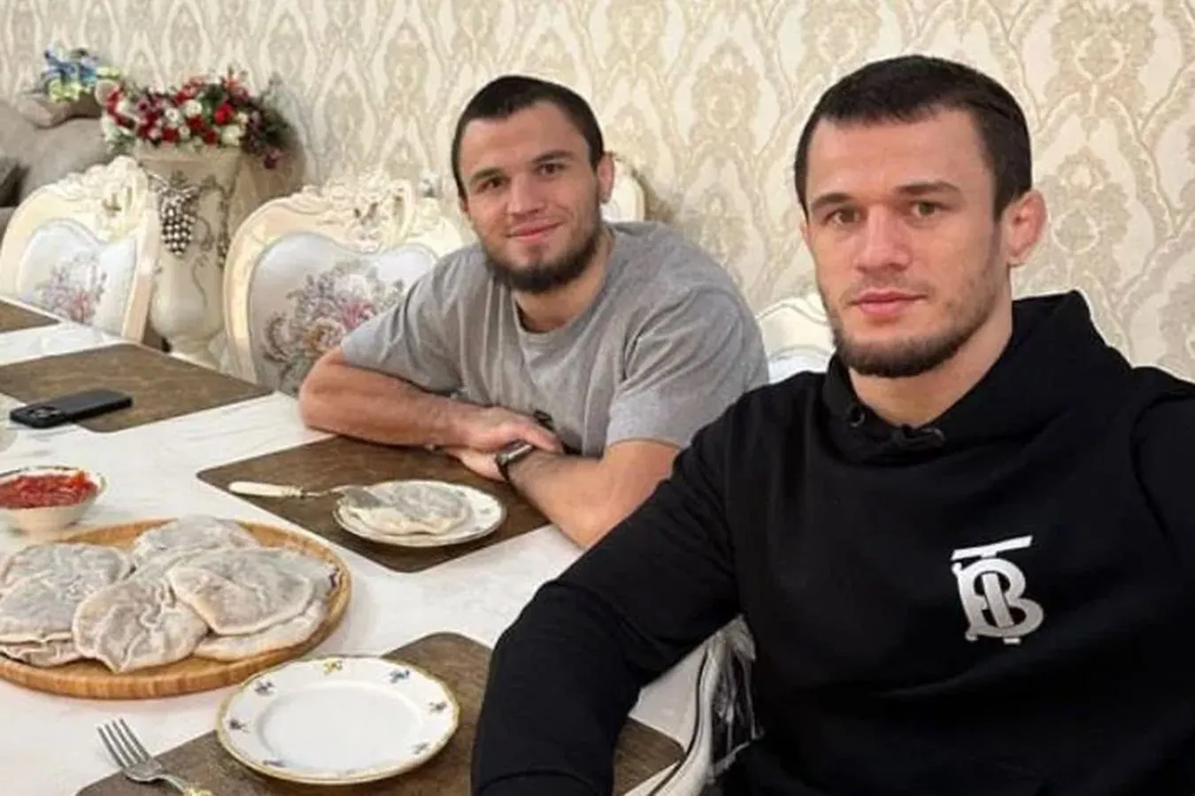 Usmon Nurmagomedov: Umar chempionlik uchun kurashish uchun barcha UFC top 10 jangchilarini mag'lub etishga tayyor