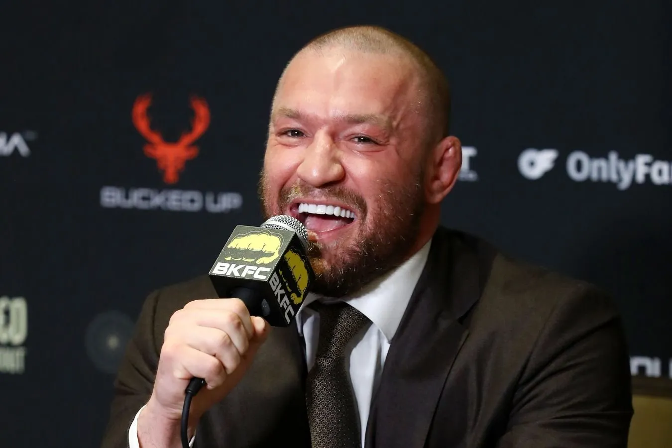 BKFC rahbari Konor Makgregorning yalang'och mushtlardagi jangini ko'rishni kutayotganini aytdi