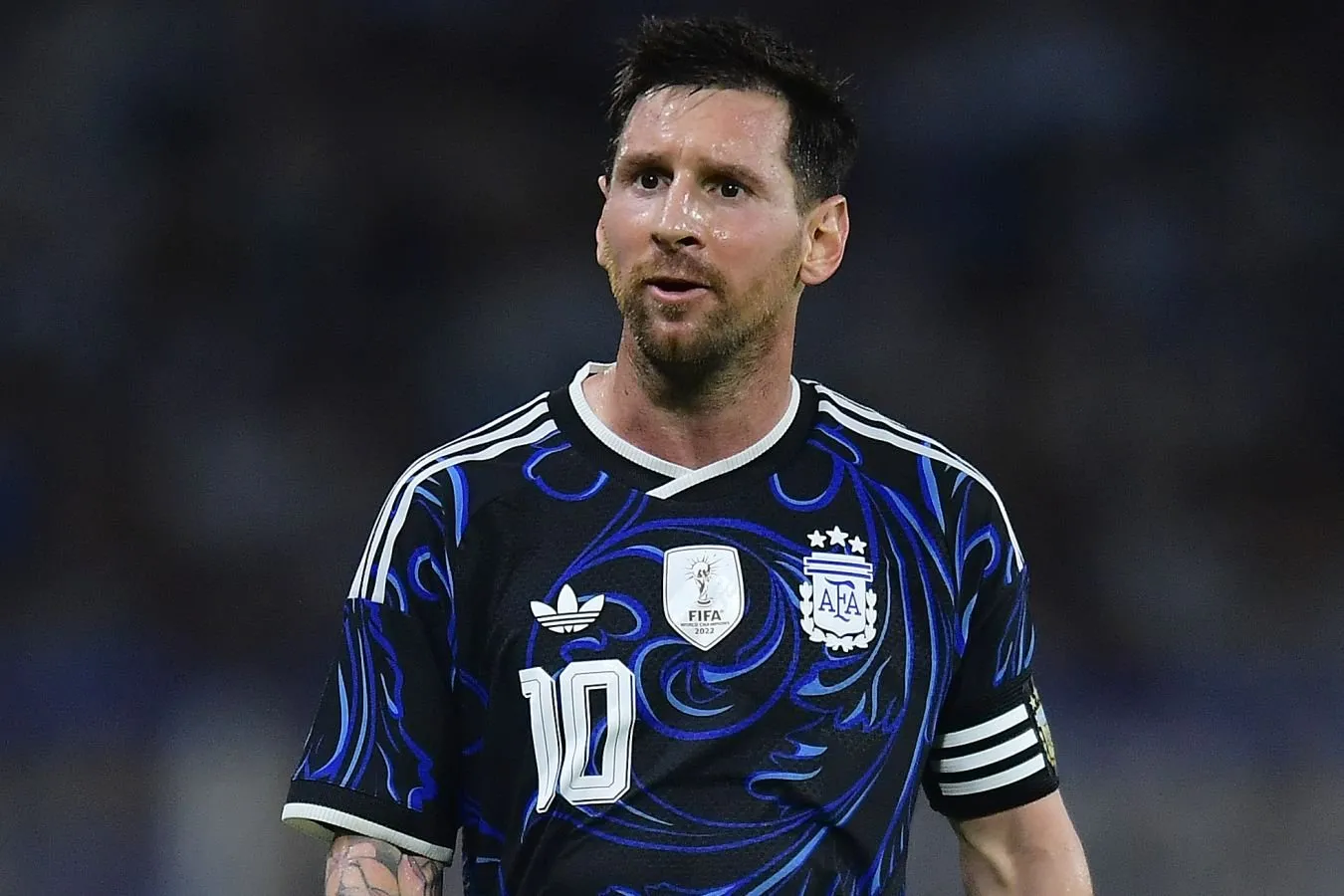 Argentina murabbiyi Skaloni Messi Islandiya bilan o'yinda qatnashadimi yoki yo'qligini aniqladi