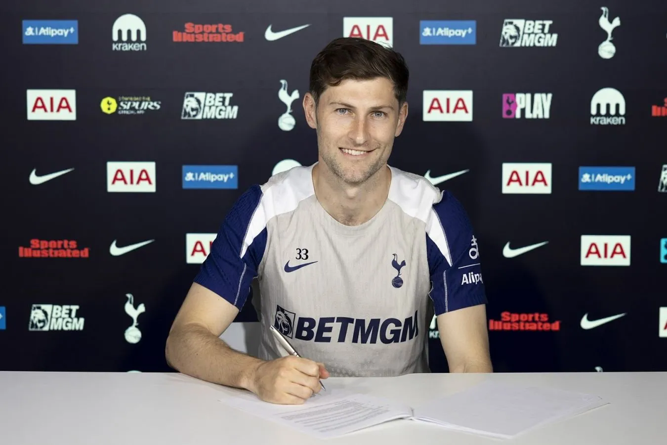 Ben Devis "Tottenxem"bilan shartnomasini uzaytirdi