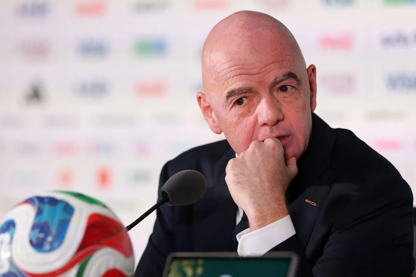 The FIFA Somali hakamiga AQShga kirishni rad etish haqidagi janjalga munosabat bildirdi