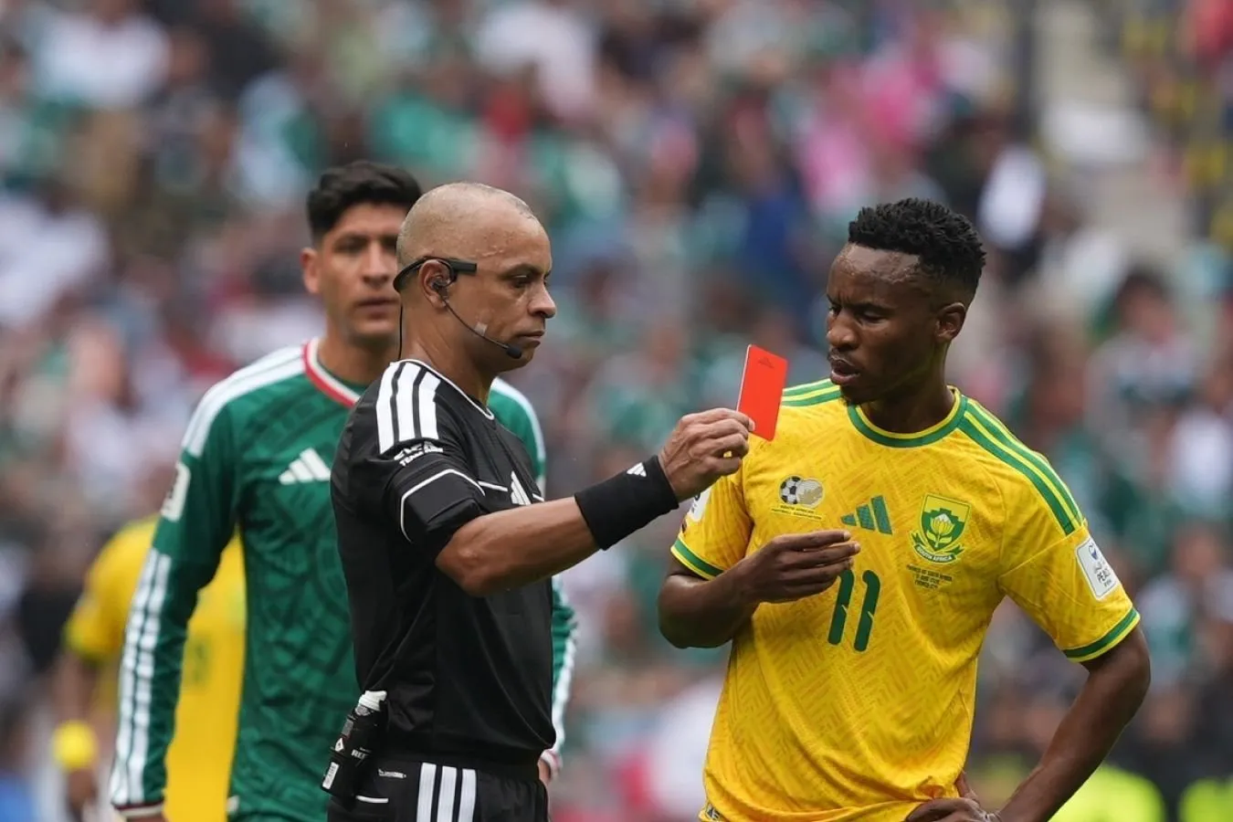"Men mutlaqo rozi emasman." Meksika terma jamoasi murabbiyi-jahon chempionati o'yinidan keyin Janubiy Afrika murabbiyining so'zlari haqida
