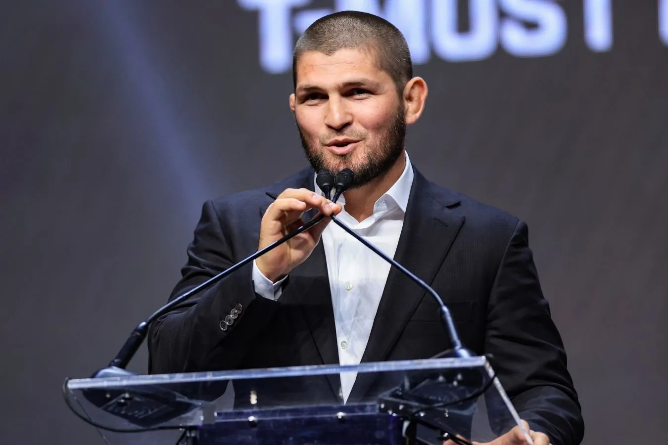 Mashhur blogger Xabib Nurmagomedov bilan qanday qo'l silkitmaganini aytdi