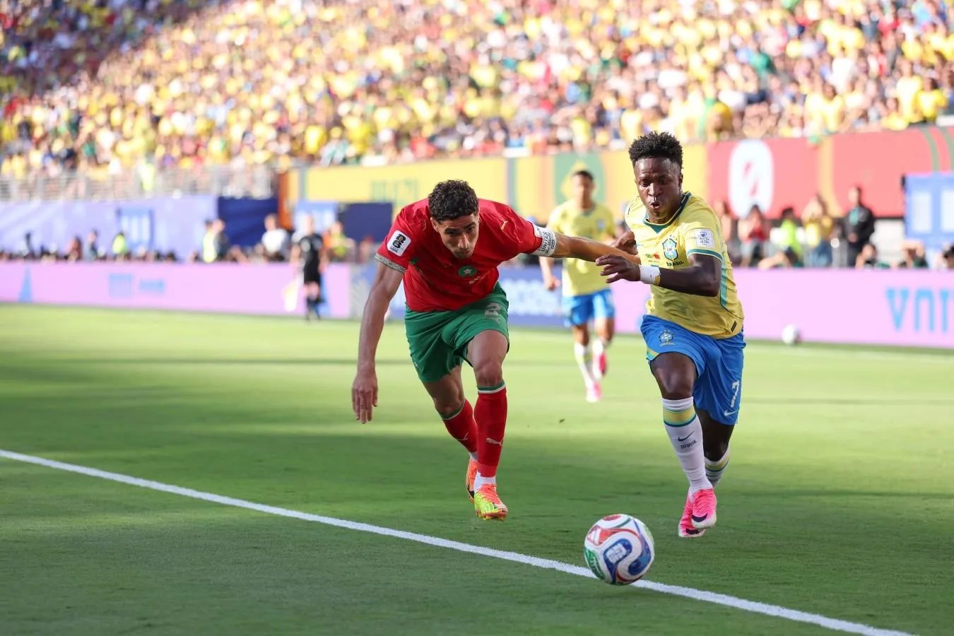 Hakimi 2026 yilgi jahon chempionatida Braziliya — Marokash o'yinida Vinisiusga qarshi qattiq o'ynadi