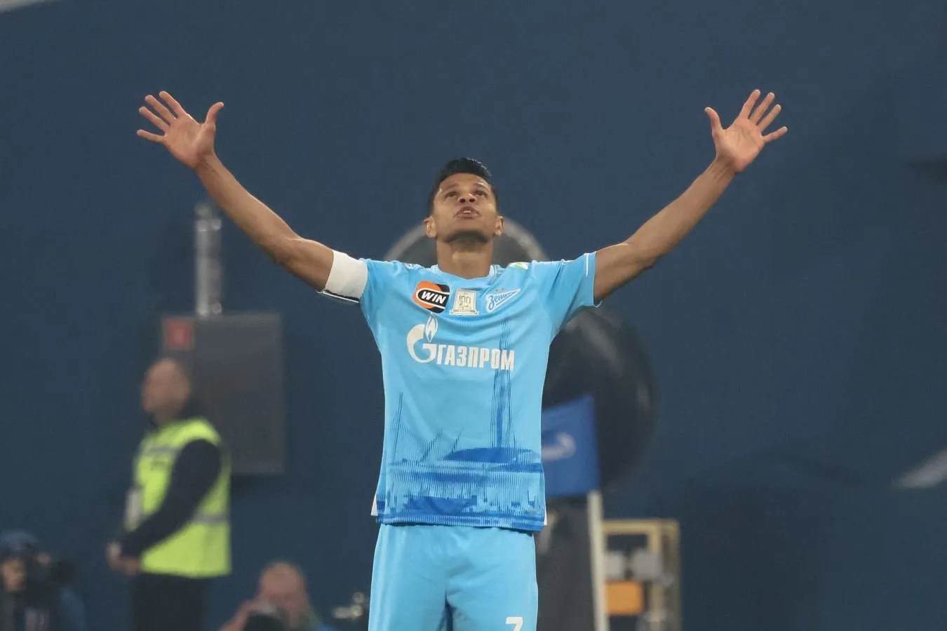 "Rossiya futboli fenomeni". Pyatibratov-Braziliya terma jamoasida Duglas Santos haqida