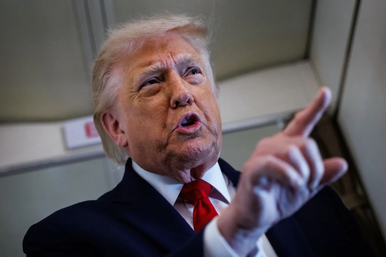 "Oq uy hech qachon bunchalik chiroyli ko'rinmagan." Trump-UFC Freedom 250 haqida