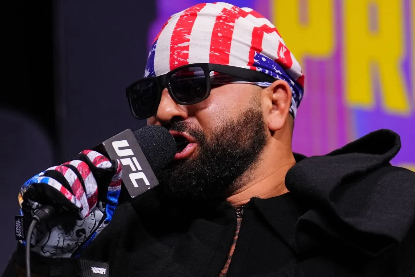 "Kichkina yig'lash, uyga boring." AQShning mag'lubiyatsiz UFC jangchisi Pereyraning shikoyatlariga javob berdi