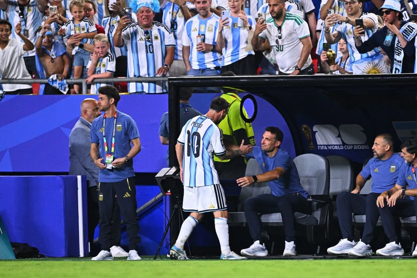Skaloni-Messi o'yini haqida: futbolni yaxshi ko'radigan har bir kishini tomosha qilish qiziq
