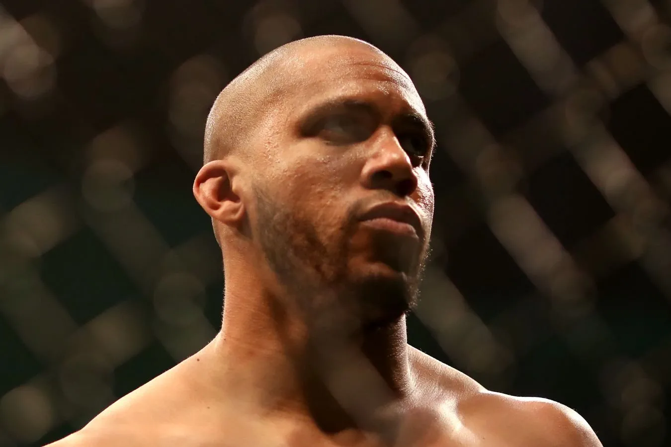 UFC vaqtinchalik chempioni Fransiya va Senegal terma jamoalari o'rtasidagi futbol bo'yicha 2026 yilgi jahon chempionati o'yinida ishtirok etdi