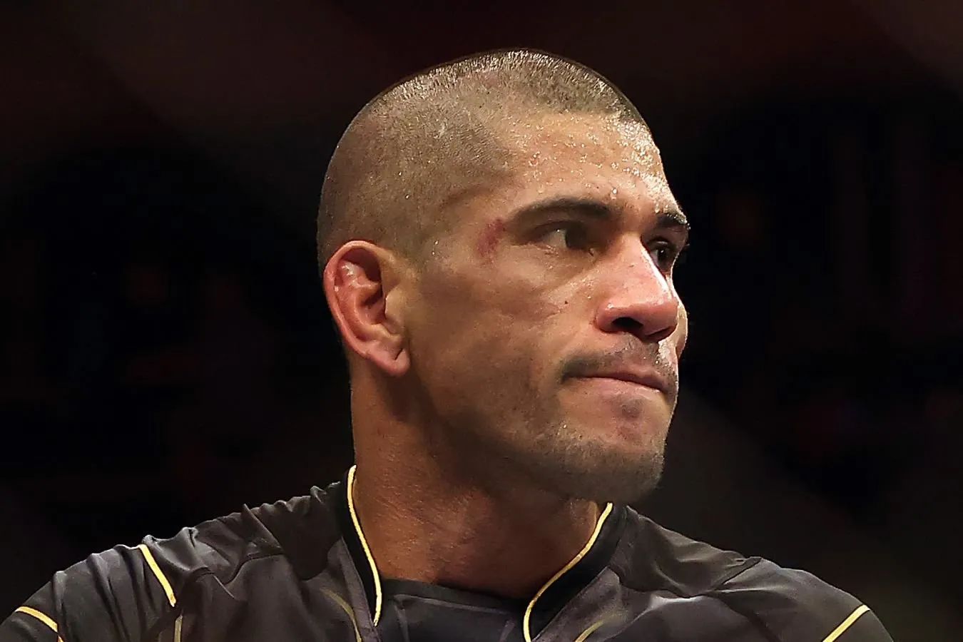 Aleks Pereyra UFCda navbatdagi jangini o'tkazmoqchi bo'lganida javob berdi