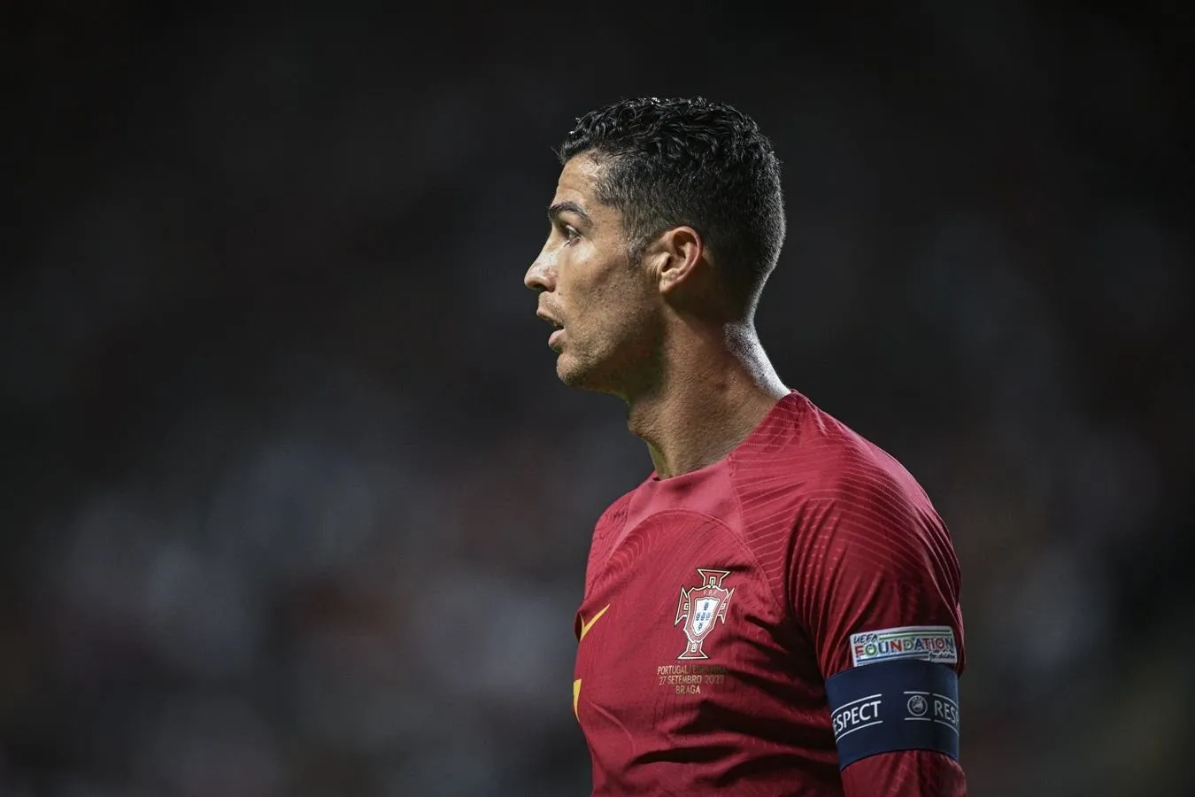 Frantsuz jurnalisti Ronalduni Portugaliya uchun tikan deb atadi va forvardni Messi bilan taqqosladi