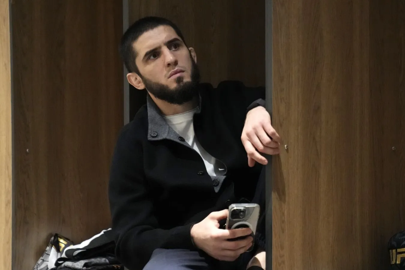 Islom Mahachev va Ian Garrining jangi qanday yakunlanadi?