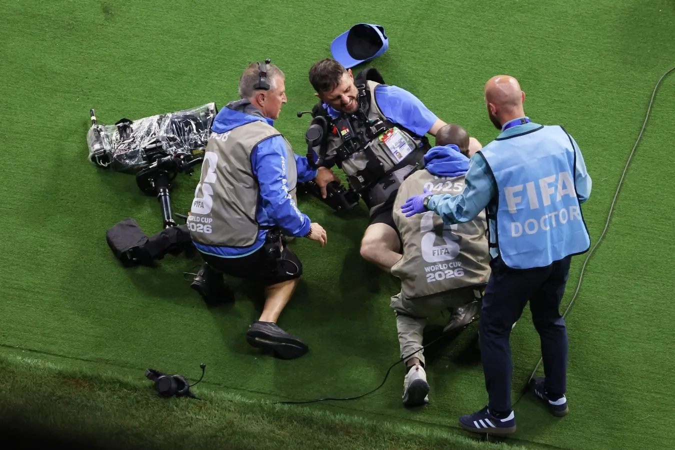 Husanov O'zbekistonning jahon chempionatidagi debyut o'yinida operatorni jarohatladi